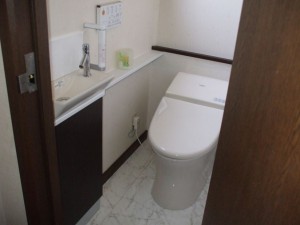 トイレ取替え、手洗い器取り付け